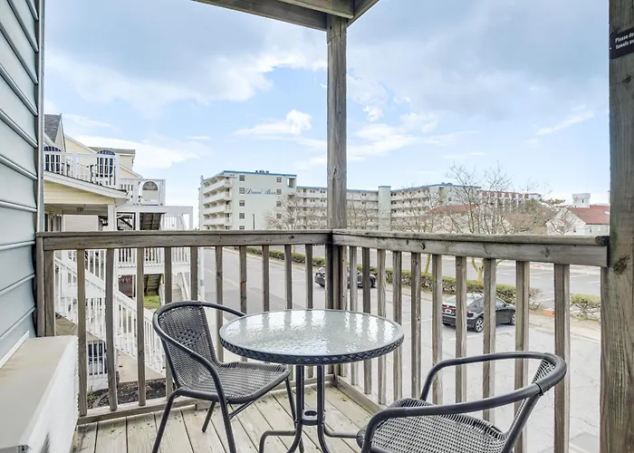 Apartment Ocean With Balcony - Steps To Boardwalk!